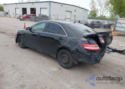 2010 Toyota Camry Le z USA, uszkodzony, nr VIN 4T4BF3EKXAR056638